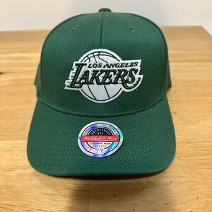 La Lakers Mitchell & Ness Green Cap